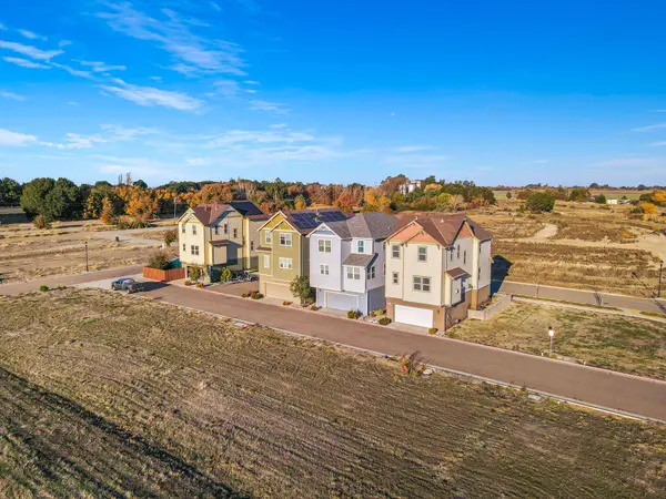 709 Bernadette PlIsleton, Ca 95641,