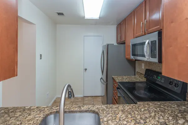10136 Ridgeline Dr, Montgomery Village, MD 20886