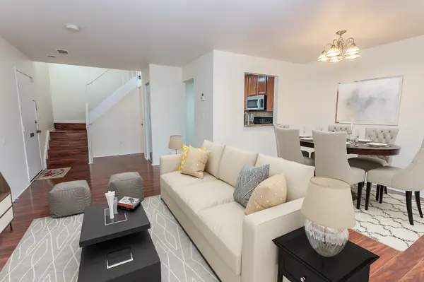 10136 Ridgeline Dr, Montgomery Village, MD 20886