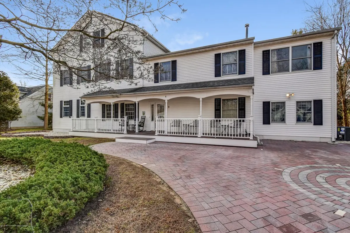 9 W Dey St, Englishtown, NJ 07726