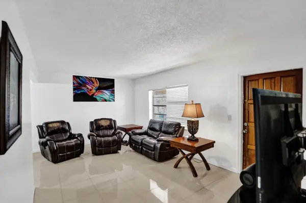 Miami, FL 33128