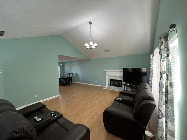 895 Meadow Walk Ave NW, Lawrenceville, GA 30044