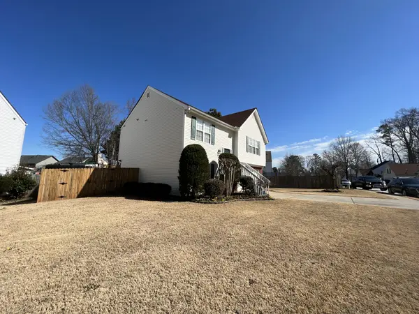 895 Meadow Walk Ave NW, Lawrenceville, GA 30044