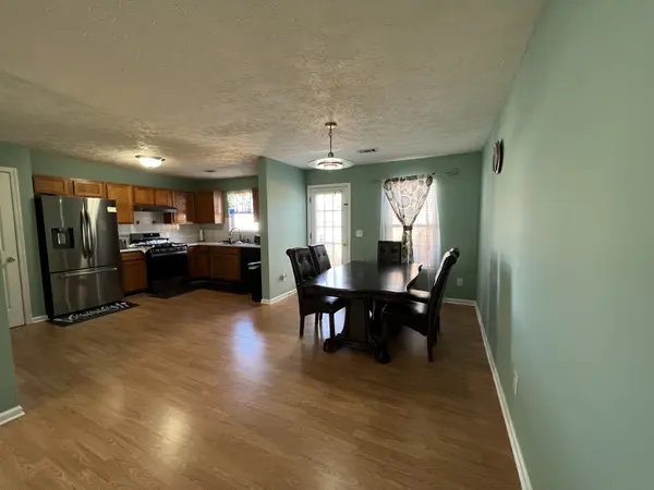 895 Meadow Walk Ave NW, Lawrenceville, GA 30044