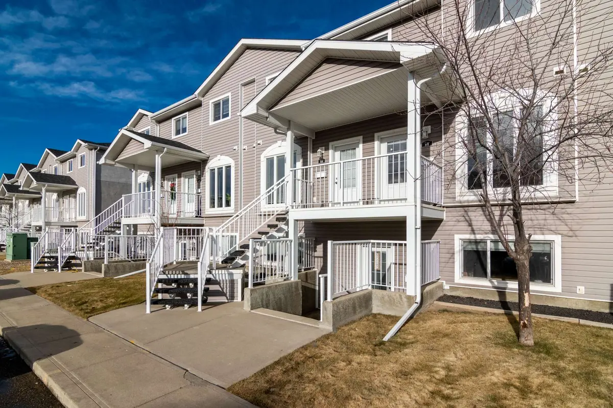 81 Somerset Ln SE, Medicine Hat, AB T1B 0E7
