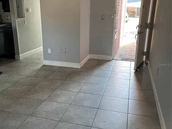 8212 11th St N #APT B, St Petersburg, FL 33702