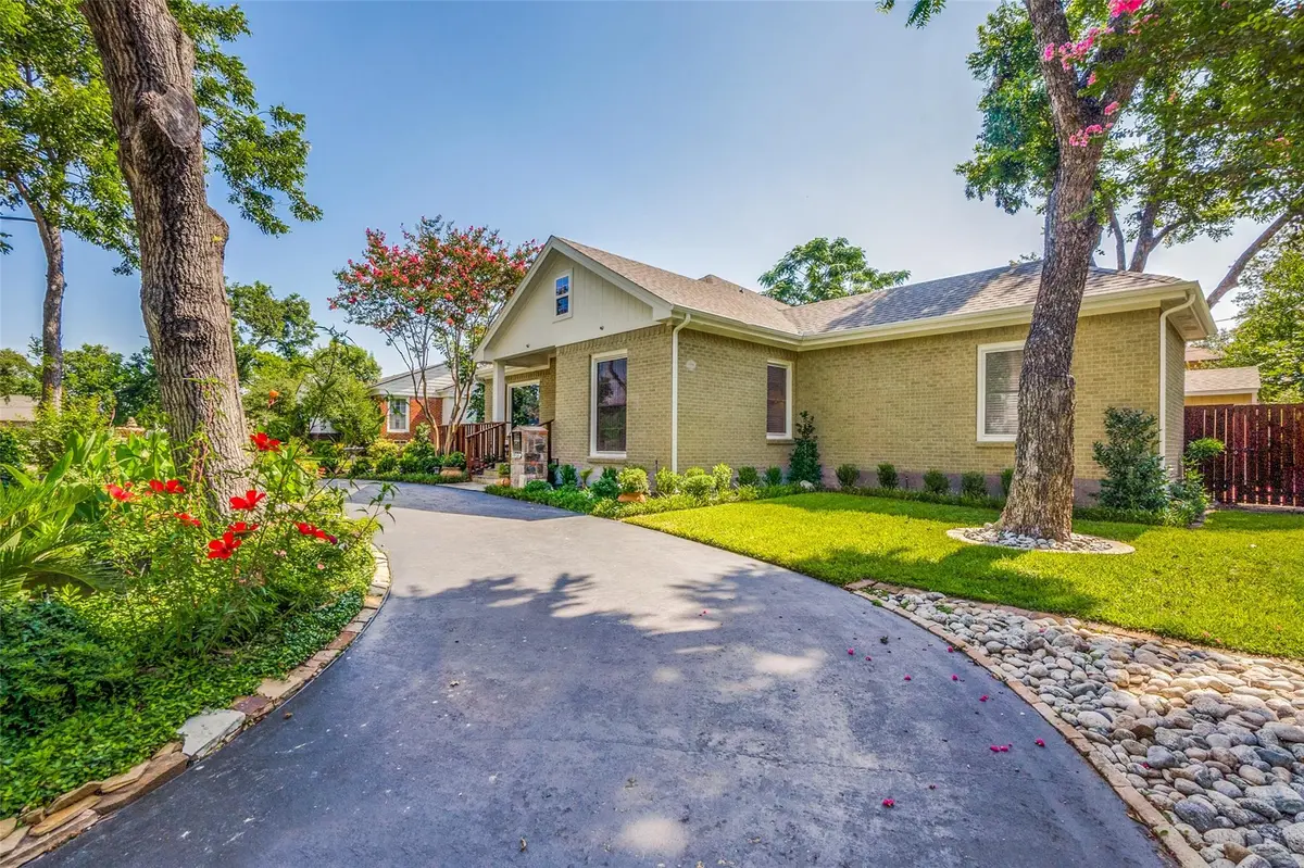 9966 Coppedge Ln, Dallas, TX 75220