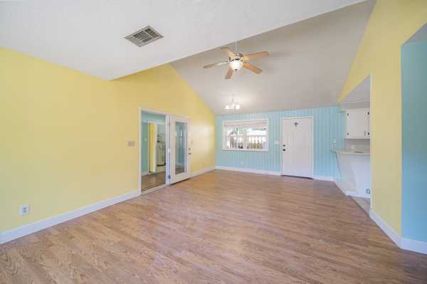 821 N Lakeside Dr, Destin, FL 32541