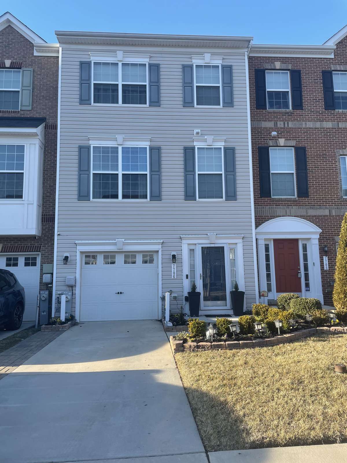7706 Town View Dr, Dundalk, MD 21222