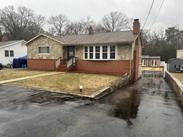 20 Kellington Dr, Pasadena, MD 21122