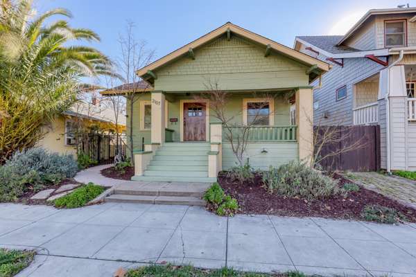 2107 24th St, Sacramento, CA 95818