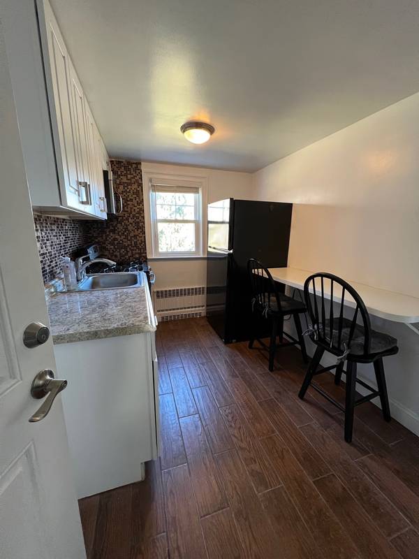 2 Wyman St, Rye Brook, NY 10573