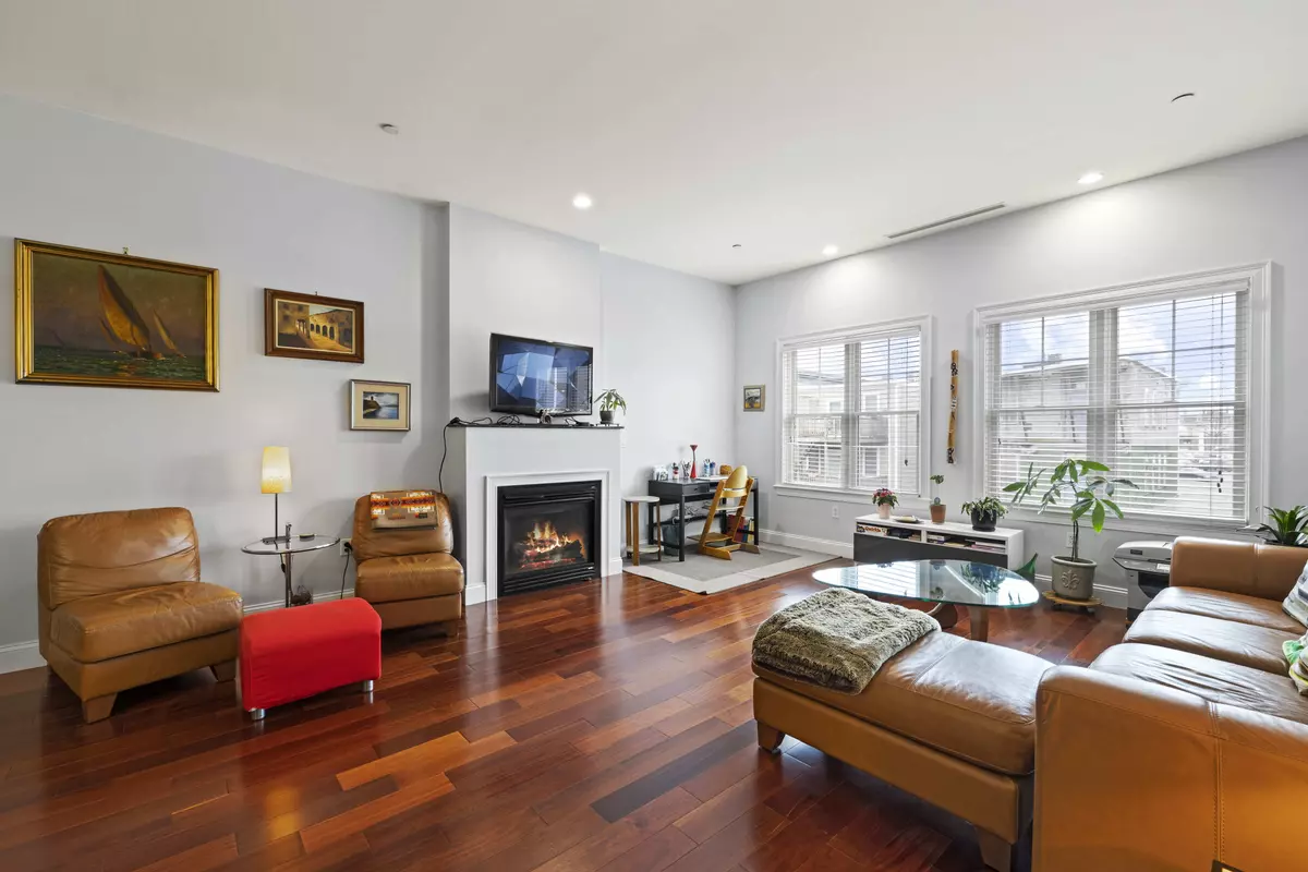 South Boston, MA 02127,655 E 2nd St #208
