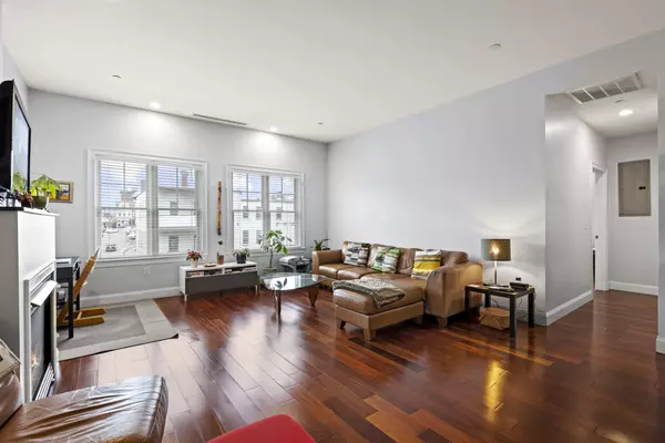 South Boston, MA 02127,655 E 2nd St #208
