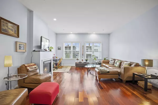 South Boston, MA 02127,655 E 2nd St #208