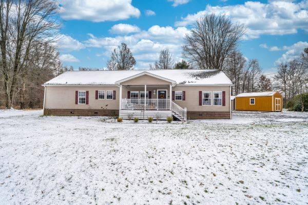 66 Carmona Rd, Grove City, PA 16127