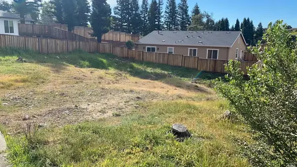 2232 Chateau Ct, Santa Rosa, CA 95404