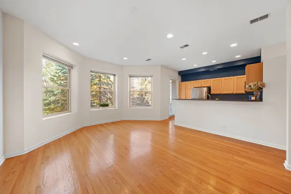 4143 N Sheridan Rd #2W, Chicago, IL 60613