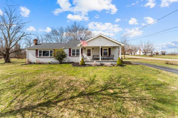 956 Cleland Mill Rd, New Castle, PA 16102