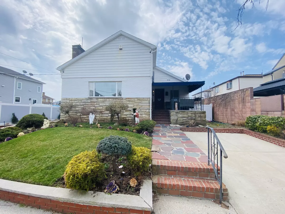 Neponsit, NY 11694,219 Beach 145th St