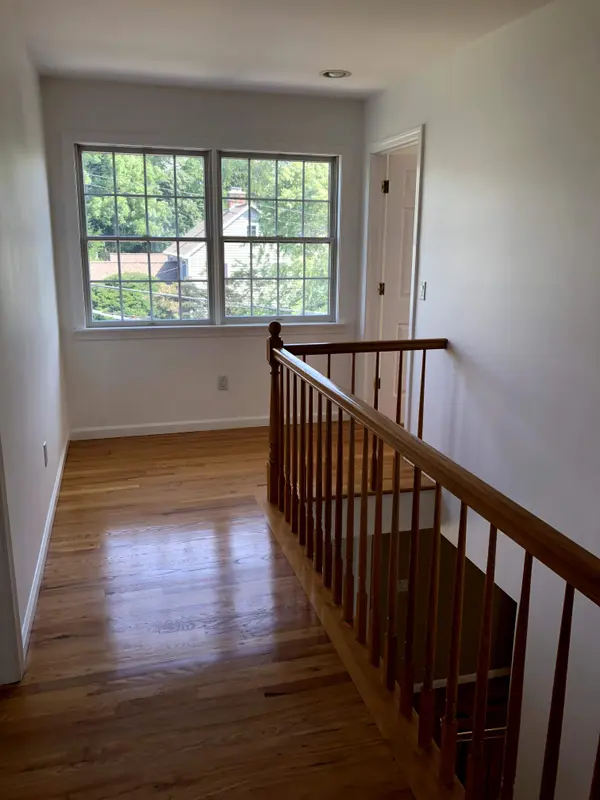 55 Stratford Ave, White Plains, NY 10605