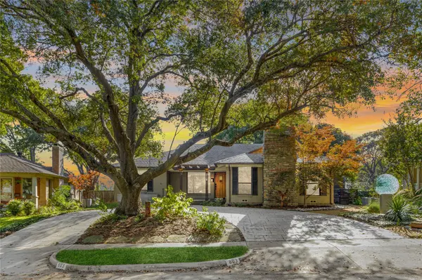 803 Brookhurst Dr, Dallas, TX 75218