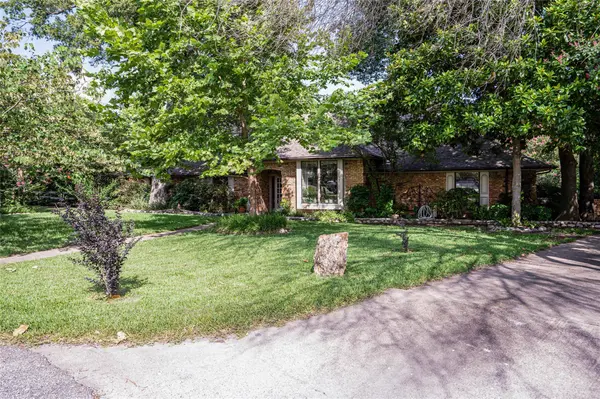 532 Leavalley Cir, Coppell, TX 75019