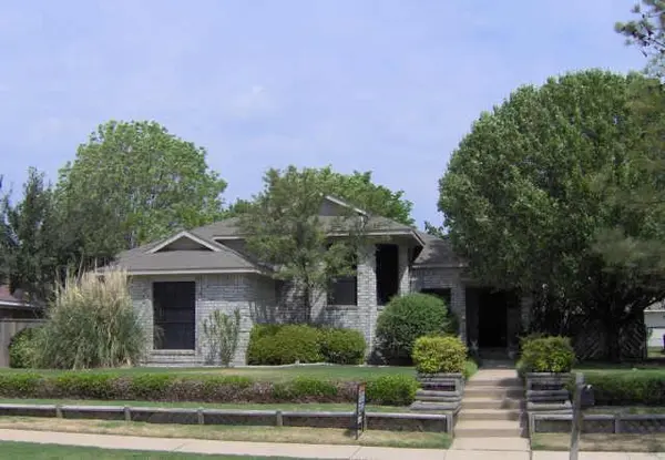 7713 Salzburg Dr, Rowlett, TX 75089