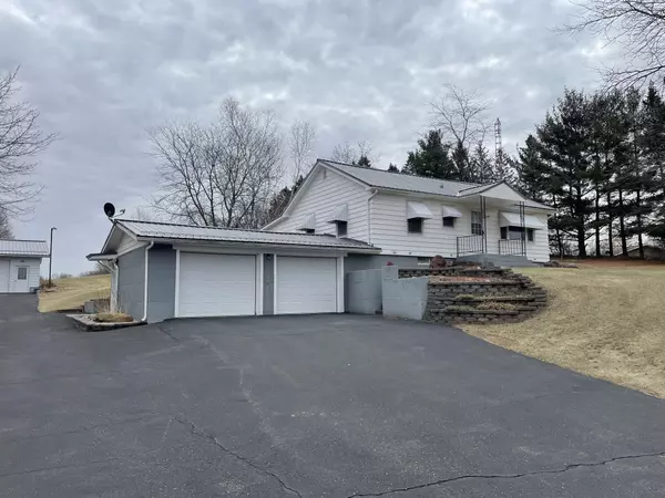 N5846 Dunning Rd, Pardeeville, WI 53954