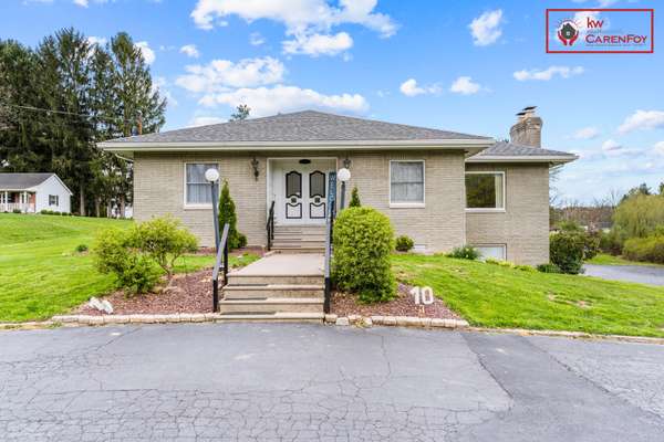 10 E Oakwood Way, New Castle, PA 16105