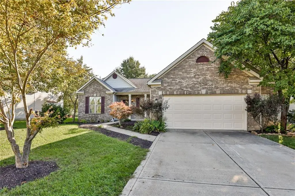 11289 Falling Water Way, Fishers, IN 46037