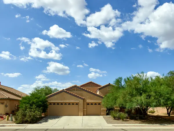 6498 W Castle Pines Way, Tucson, AZ 85757