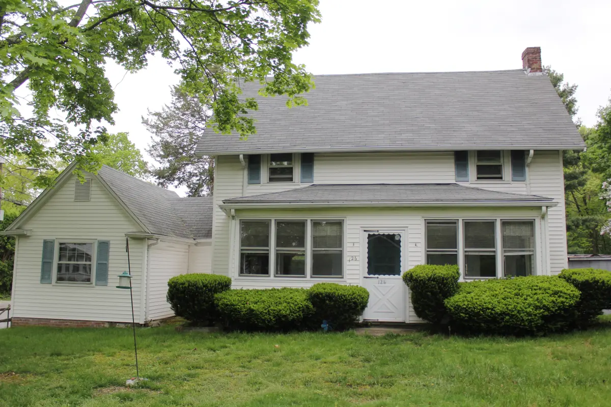 126 Harding Terrece, Dedham, MA 02026