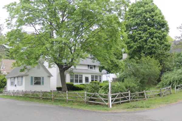 126 Harding Terrece, Dedham, MA 02026