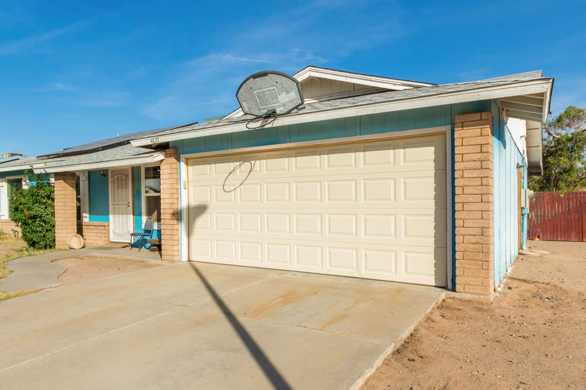 4827 W Villa Rita Dr, Glendale, AZ 85308