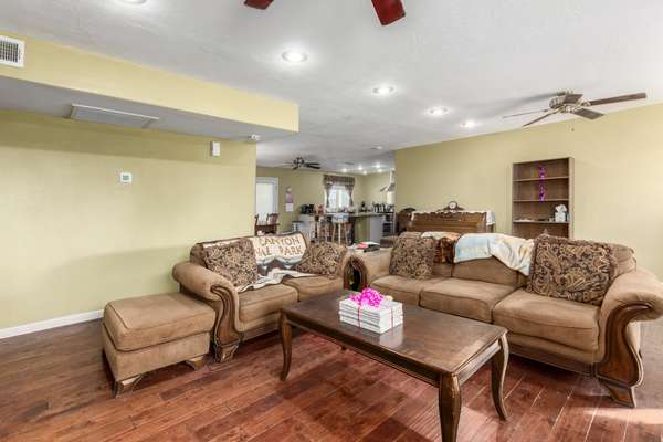 4827 W Villa Rita Dr, Glendale, AZ 85308