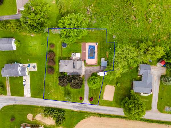 319 Brewster Rd, New Castle, PA 16102