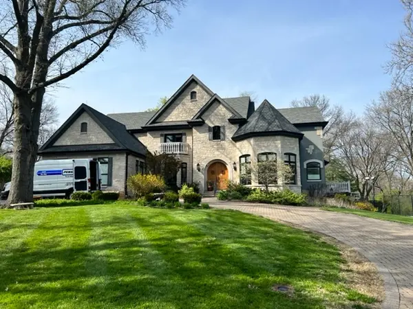 10600 Country View Dr, St Louis, MO 63141