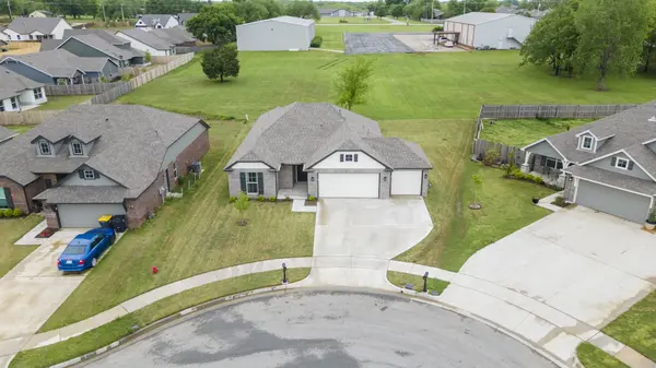 1614 E 139th Court, Glenpool, OK 74033