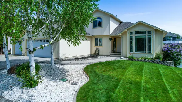 18013 E 11th Ct, Greenacres, WA 99016