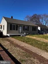 205 Woodbury Ter, West Deptford, NJ 08086