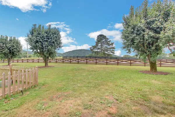 6825 Bennett Rd, Cumming, GA 30041