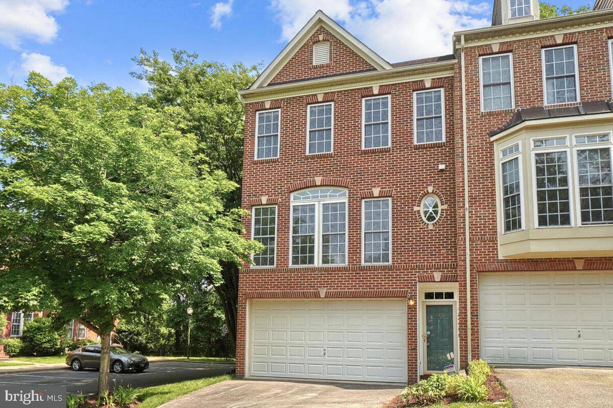 12400 Falconbridge Dr, Gaithersburg, MD 20878