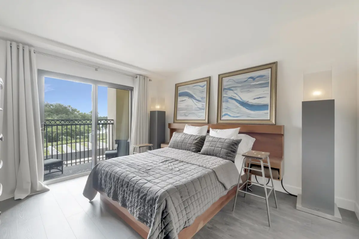 151 E Washington St #325, Orlando, FL 32801