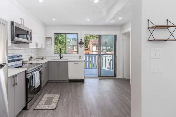 428 Templeview Dr NE, Calgary, AB T1Y 4L2
