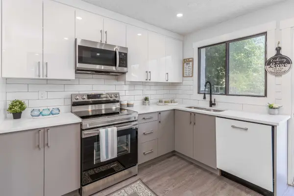 428 Templeview Dr NE, Calgary, AB T1Y 4L2