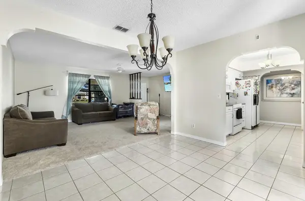 302 SE Van Loon Ter, Cape Coral, FL 33990