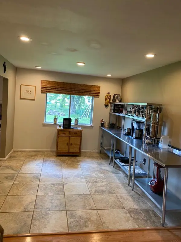 933 Alexandria Dr, Newark, DE 19711
