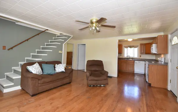 N1165 Mulberry Dr, Genoa City, WI 53128