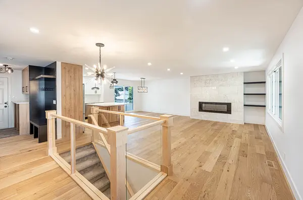 548 Hunts Cres NW, Calgary, AB T2K 4H9
